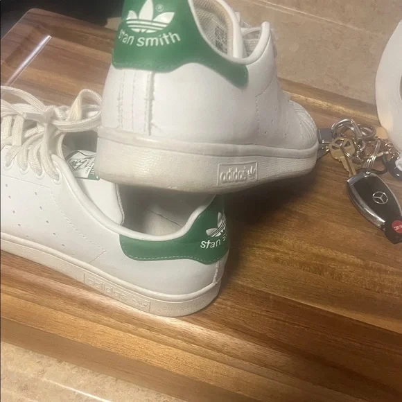 Adidas Stan Smith White Sneakers with Green Accents - Picture 2 of 4
